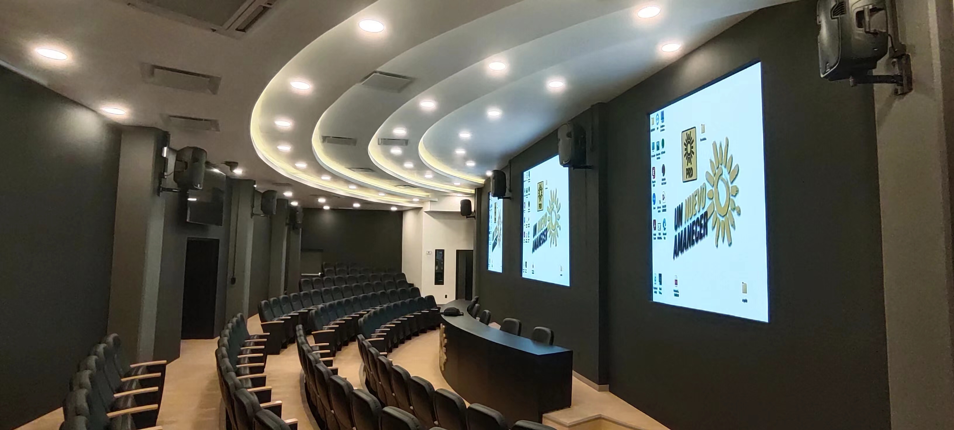 Proyecto de pantallas para salas de conferencias