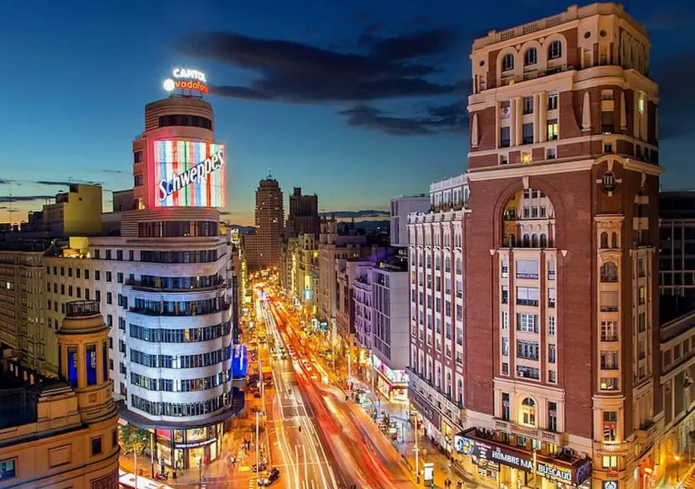 أفضل 10 شركات تصنيع شاشات LED في إسبانيا