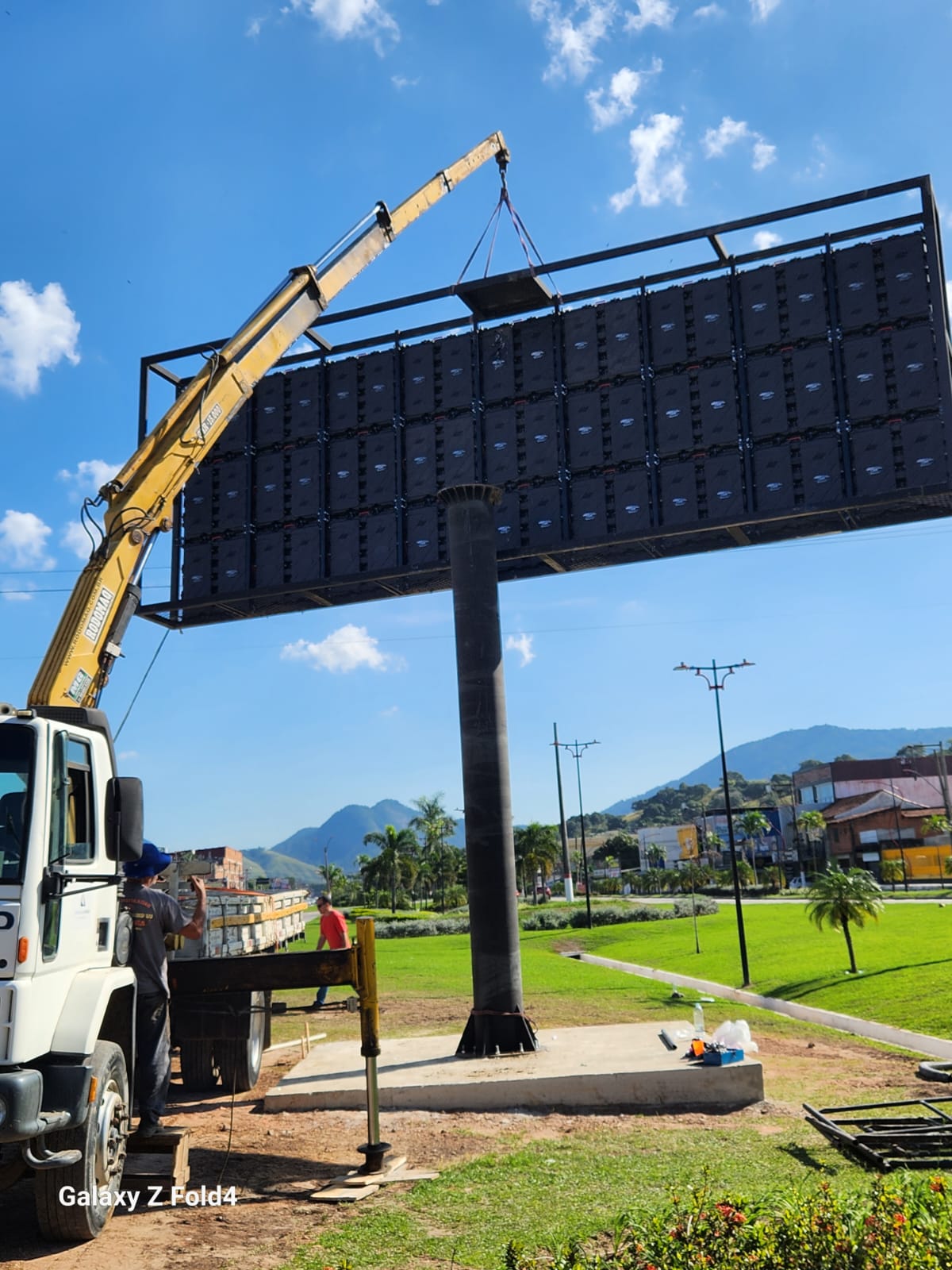 Introducción al Proyecto de Pantalla LED Exterior en Carreteras de Brasil