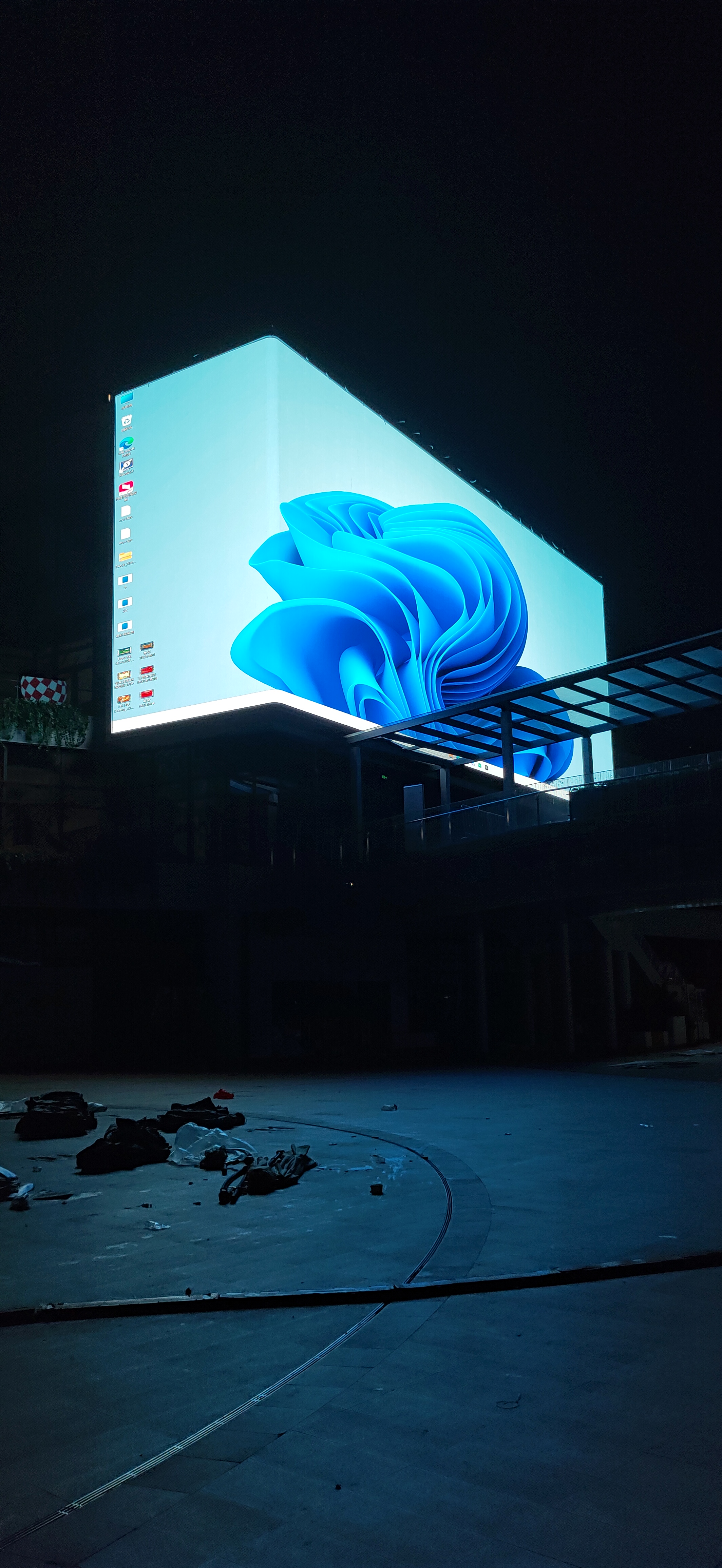 مشروع شاشة LED ثلاثية الأبعاد (بدون نظارات) في "دونغغوان تشييون بلازا"
